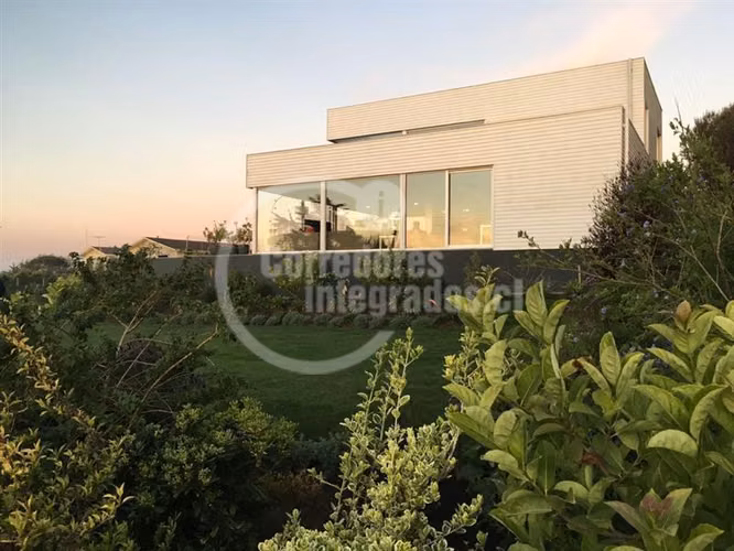 Casa en venta de 5 dorm. en Santo Domingo
