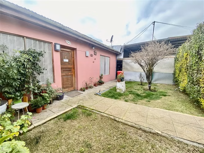 Casa en venta con terreno de 487 m2 en Centro de Talagante
