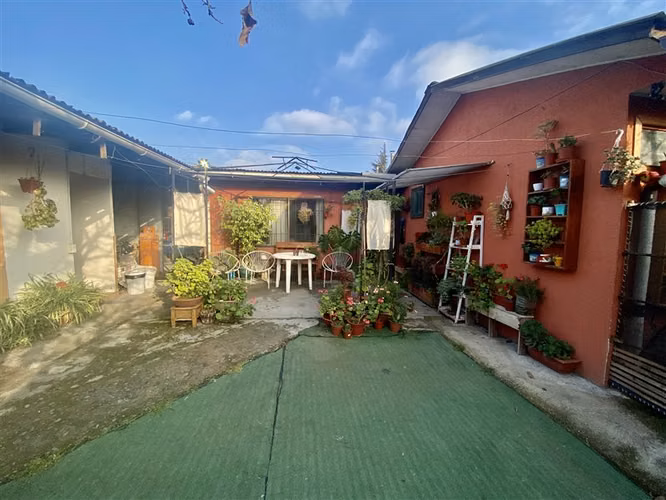 Casa en venta con terreno de 487 m2 en Centro de Talagante