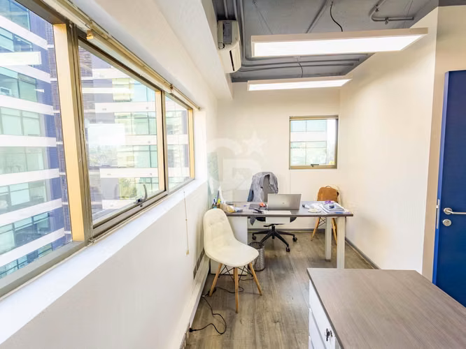 Oficina en Venta, 3 Privados + Espacio Común