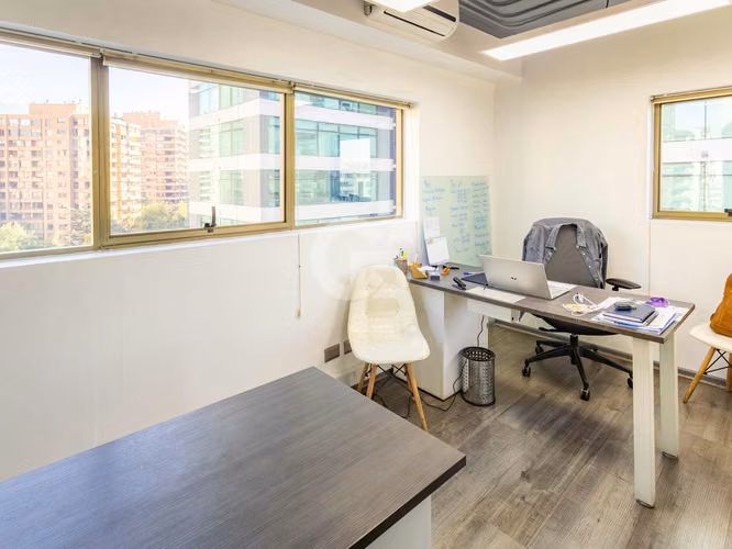 Oficina en Venta, 3 Privados + Espacio Común