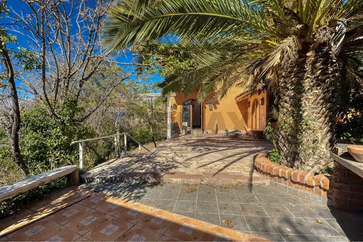 Oportunidad en pirque casa y naturaleza unida