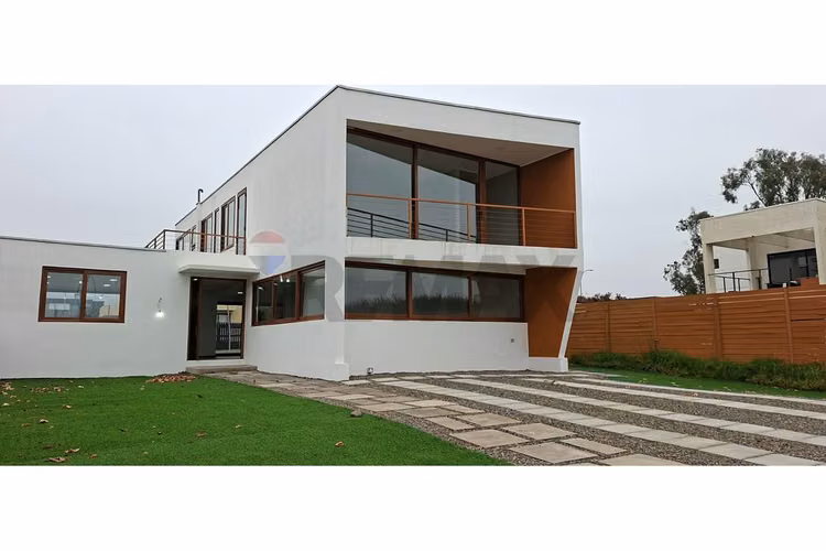 Nueva y moderna casa en condominio, mantagua