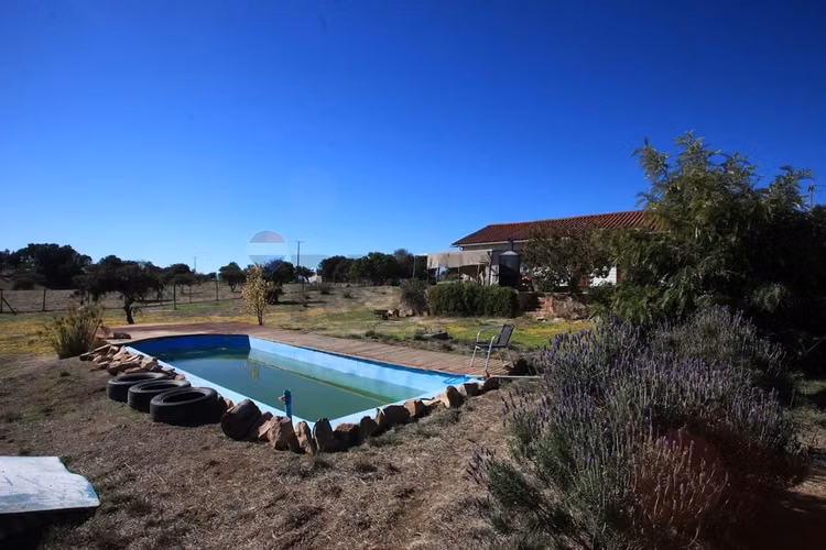 Exclusiva parcela con piscina cerca rapel
