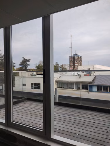 Oficina amoblada frente Plaza de Armas Chillán - Imagen 4