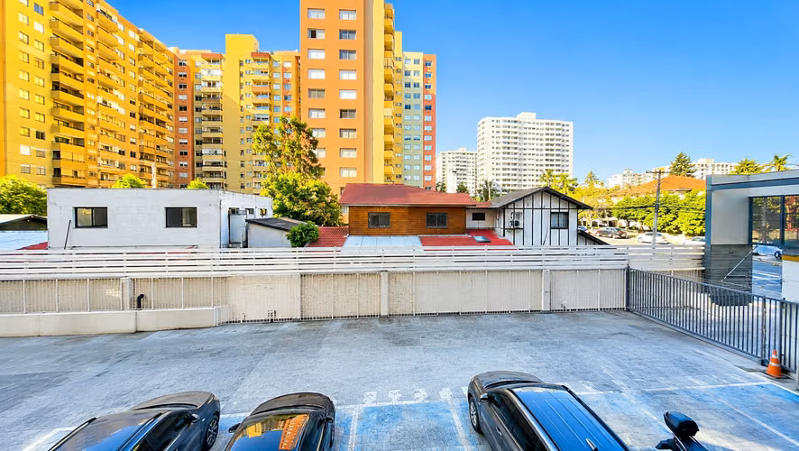 Florida Center  / Venta Departamento Con Estacionamiento