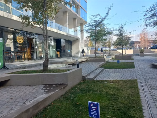 Local Comercial en arriendo en Lo Barnechea