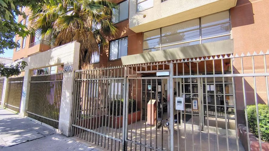 DEPARTAMENTO EN VENTA DE 3 DORMITORIOS Y ESTACIONAMIENTO