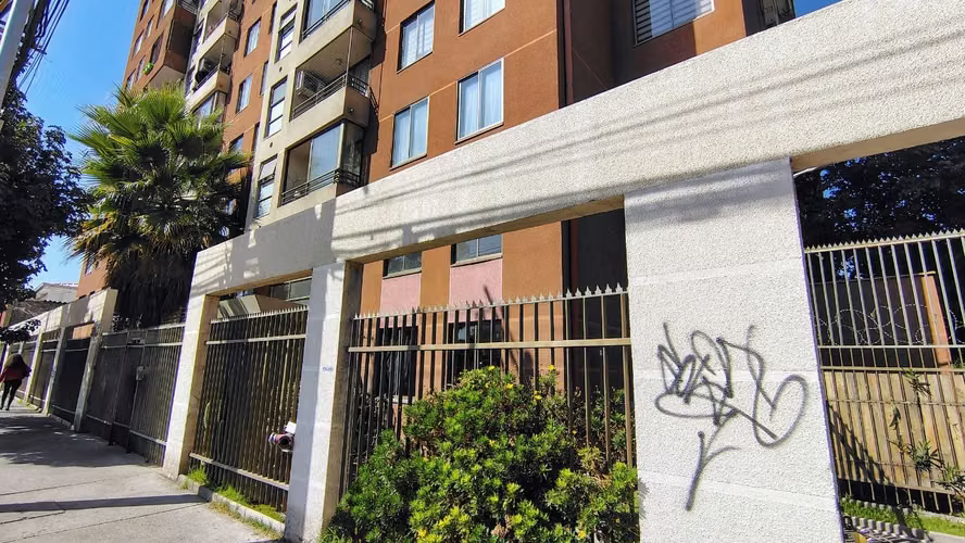 DEPARTAMENTO EN VENTA DE 3 DORMITORIOS Y ESTACIONAMIENTO