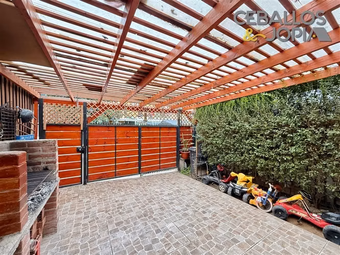 Casa en venta de 3 dorm. en Villa Alemana