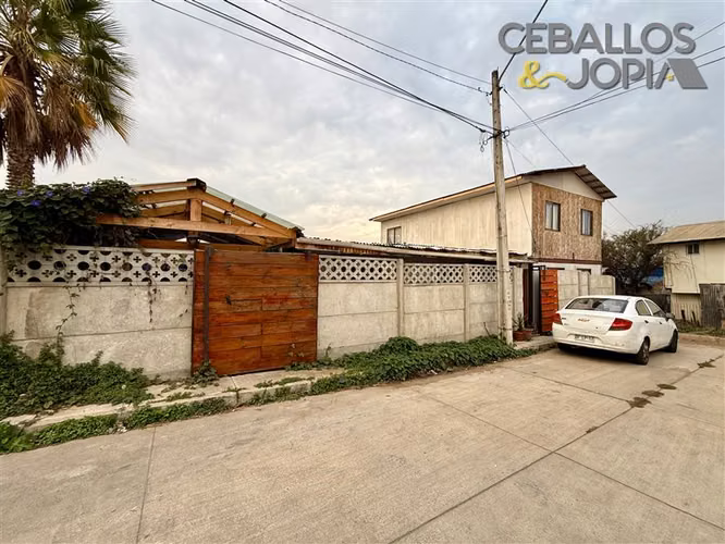 Casa en venta de 8 dorm. en Villa Alemana