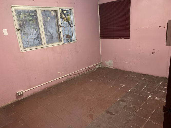 Arriendo Terreno con casa en mal estado de conservación, Comercial 1000 m2   $1.200.000.-