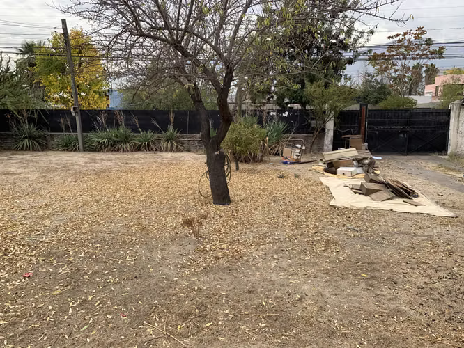 Arriendo Terreno con casa en mal estado de conservación, Comercial 1000 m2   $1.200.000.-