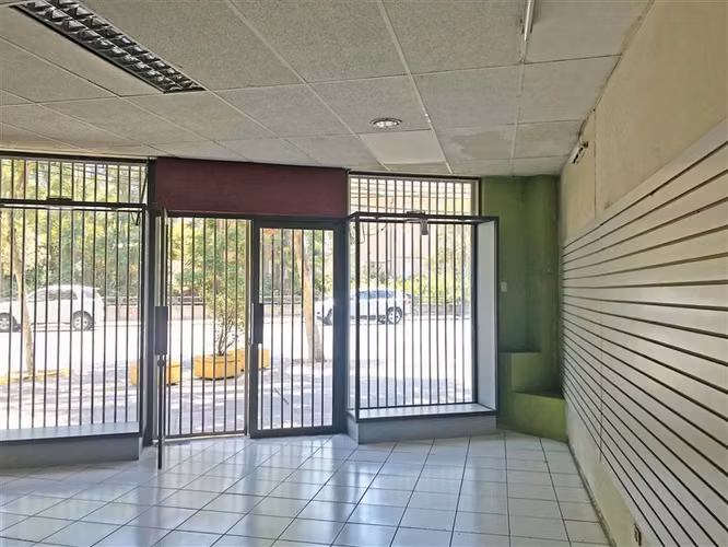 Local Comercial en arriendo en Providencia - Imagen 11