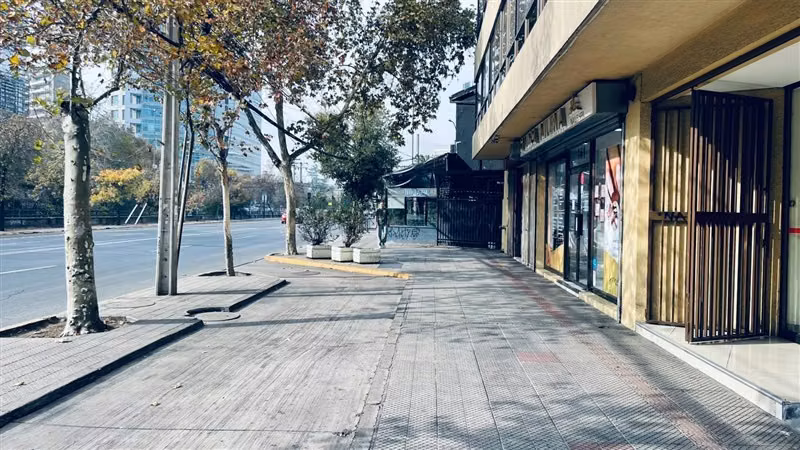 Local Comercial en arriendo en Providencia - Imagen 8