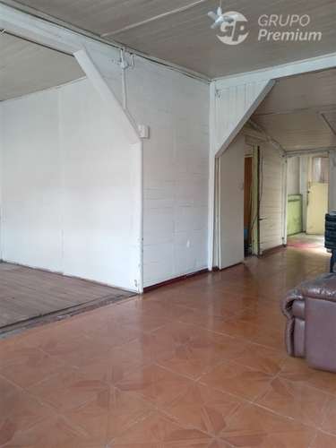 Casa en venta de 3D+1B+ patio Cerca del Mall Arauco, Coronel