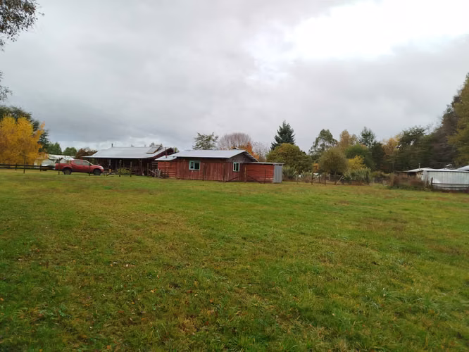 VENTA PC. DE 10.000 M2, CON CASA, GALPON, BODEGA, CORRALES, TALLER. TODO EN MUY BUEN ESTADO