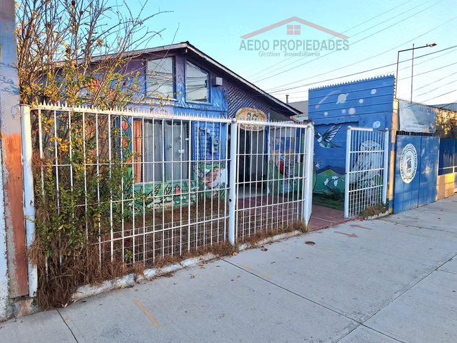 Se Vende Amplia Propiedad Acondicionada como Jardín Infantil en la comuna de La Calera.