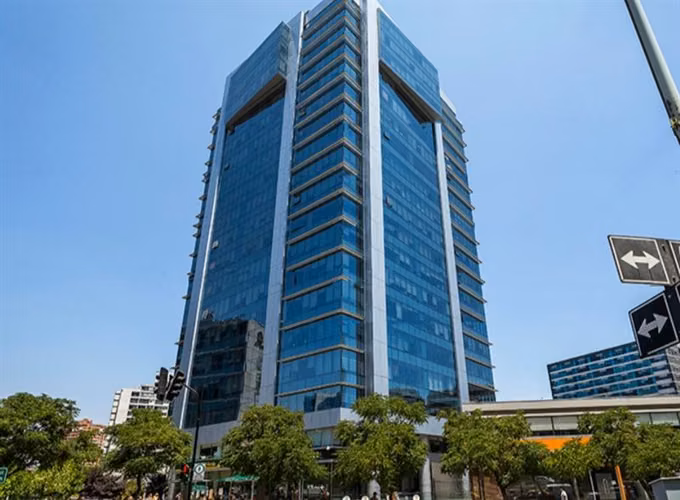 Oficina amoblada sector de Apoquindo Metro Manquehue