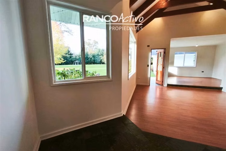 Hermosa y renovada casa Condominio Miraflores 5D 4B Valdivia