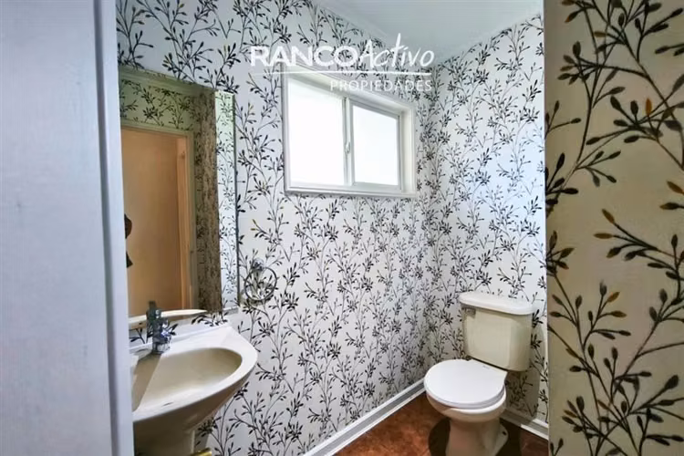 Hermosa y renovada casa Condominio Miraflores 5D 4B Valdivia
