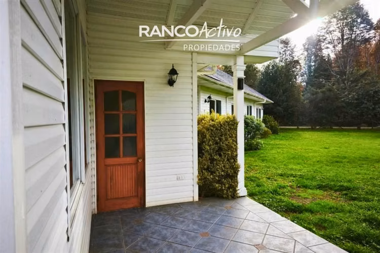 Hermosa y renovada casa Condominio Miraflores 5D 4B Valdivia