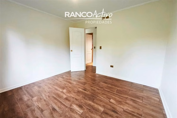 Hermosa y renovada casa Condominio Miraflores 5D 4B Valdivia