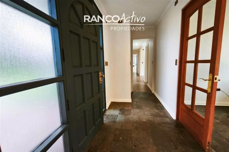 Hermosa y renovada casa Condominio Miraflores 5D 4B Valdivia