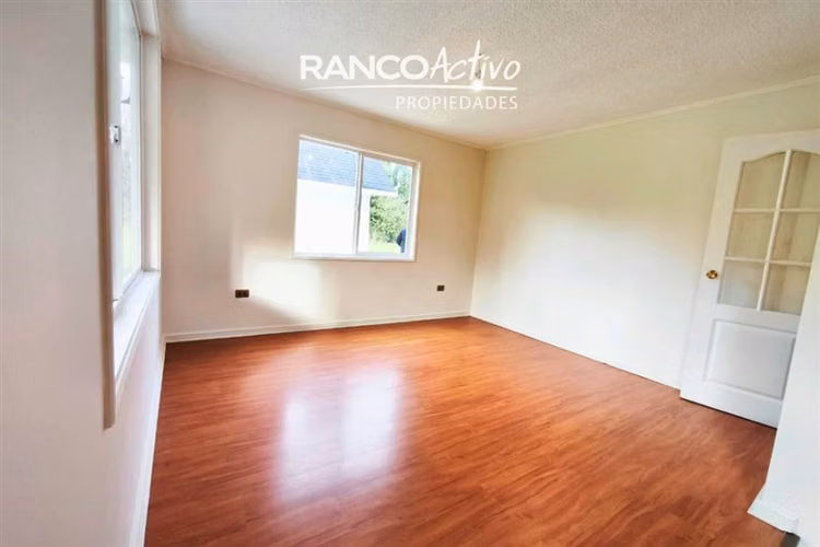 Hermosa y renovada casa Condominio Miraflores 5D 4B Valdivia