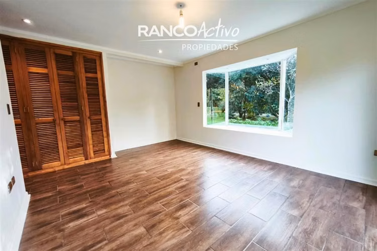 Hermosa y renovada casa Condominio Miraflores 5D 4B Valdivia