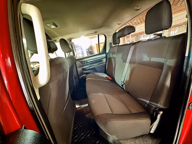 TOYOTA HILUX DX