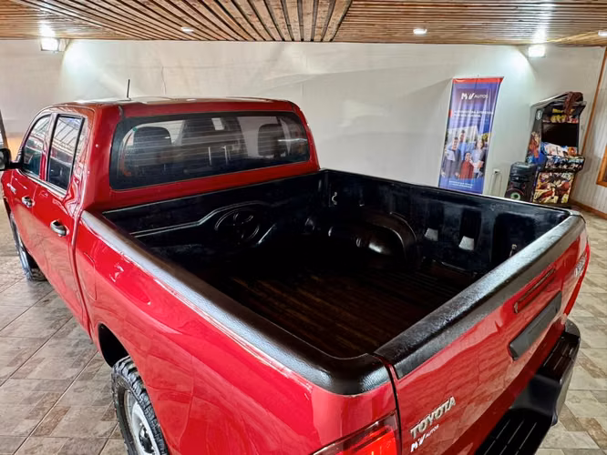 TOYOTA HILUX DX