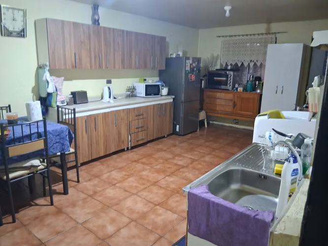 Tu proximo hogar te espera , espaciosa casa familiar con 4 dormitorios 1 baño living,, comedor cocina .  Amplio patio