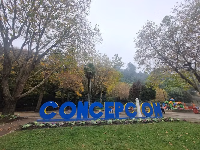 Vendo casa frente a Parque Ecuador en Concepción