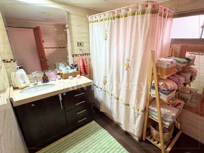Propiedad sólida en sector residencial (164651)