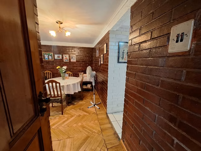 Hermosa casa en El bosque - Imagen 2