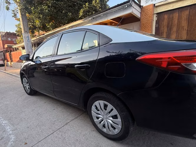 SE VENDE TOYOTA YARIS 2021 POR RENOVACIÓN