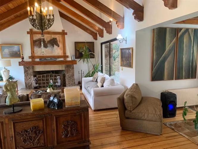Luminosa casa en Quinchamali en gran sitio plano