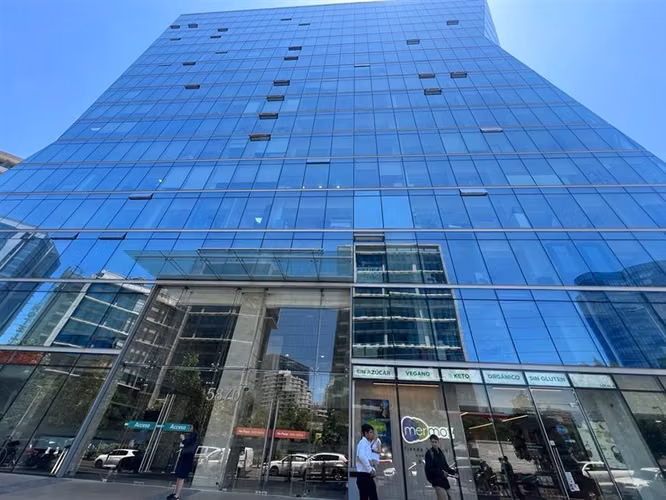 Oficina en mejor sector de negocios de Las Condes