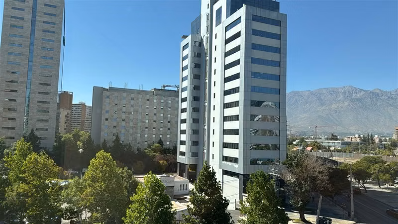 Oficina en mejor sector de negocios de Las Condes