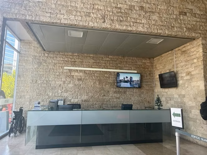 Oficina en mejor sector de negocios de Las Condes