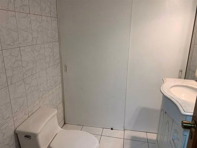 Amplia oficina en barrio París y Londres