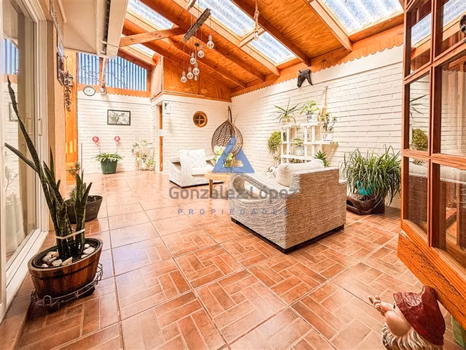 Casa 3D 3B Con Quincho Y 5 Estac En Serena Oriente