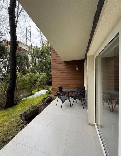 Departamento en condominio piso 1 con gran jardín