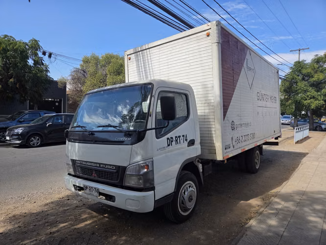 Camion Mitsubishi Canter Fuso 7.5 2012