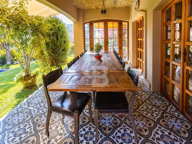 5D/4B + servicio | Lo Curro, Vitacura | Nororiente