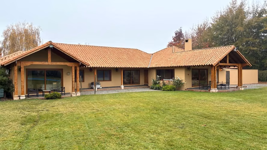CASA EN VENTA EN PARCELA EN CONDOMINIO DE ZAPALLAR