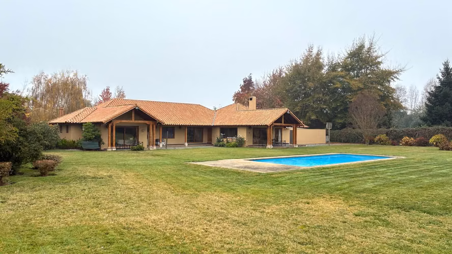 CASA EN VENTA EN PARCELA EN CONDOMINIO DE ZAPALLAR