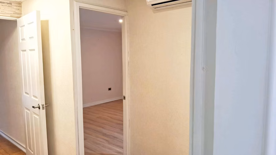 Hermosa, amplia y acogedora casa de 4 dormitorios y 3 baños, ubicada en villa Emanuel lugar muy tranquilo.
