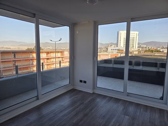 Avenida Varela 875 (1 Est ) [2941-4]